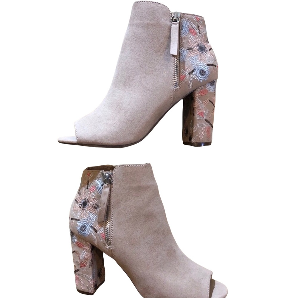 ✨Brand New✨ SO Floral Booties